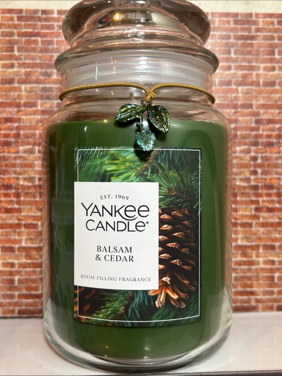 Yankee Candle Other - Yankee Candle Balsam & Cedar Large